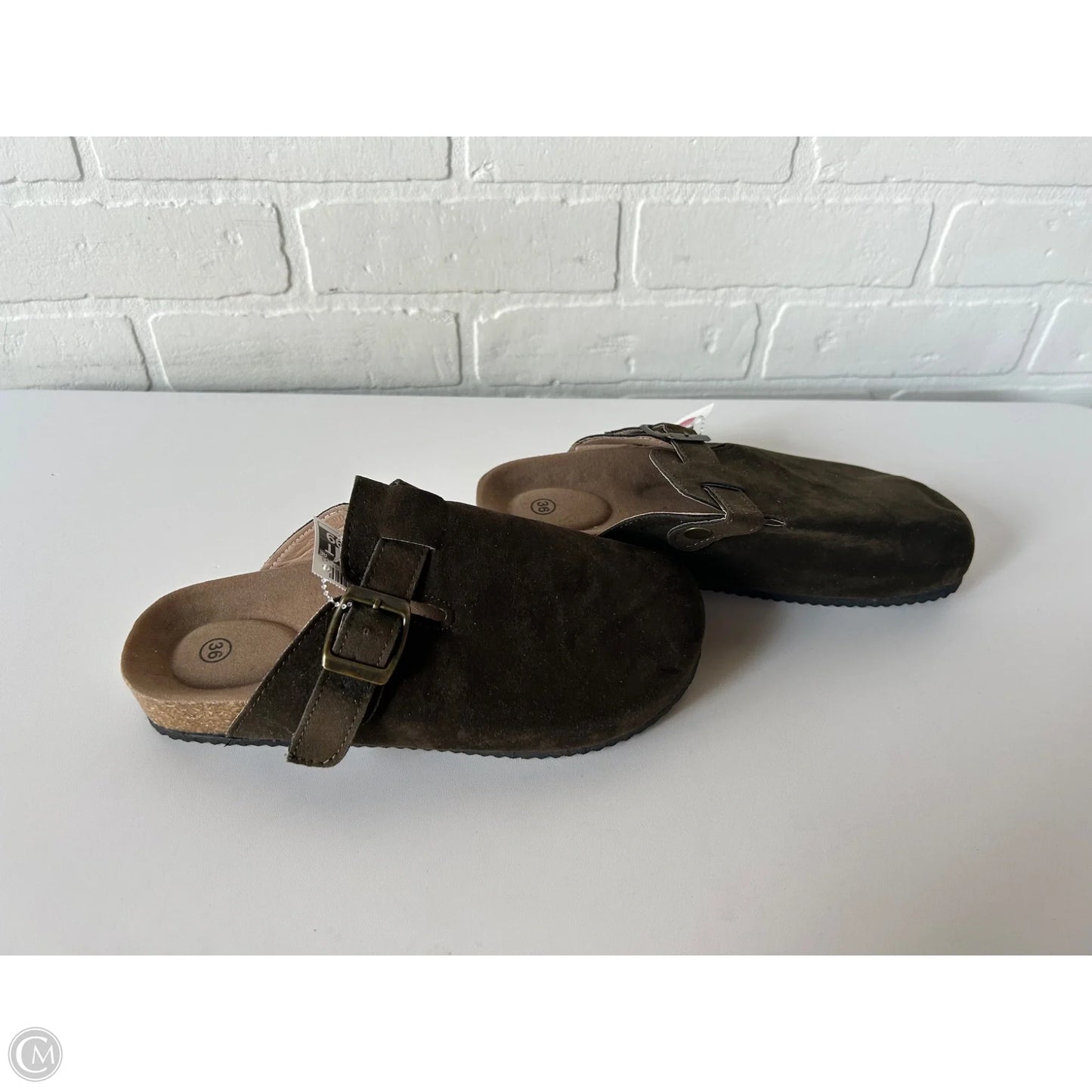 Shoes Flats By Clothes Mentor In Green, Size: 5.5