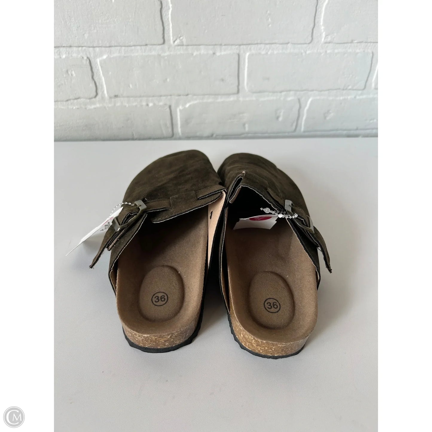 Shoes Flats By Clothes Mentor In Green, Size: 5.5