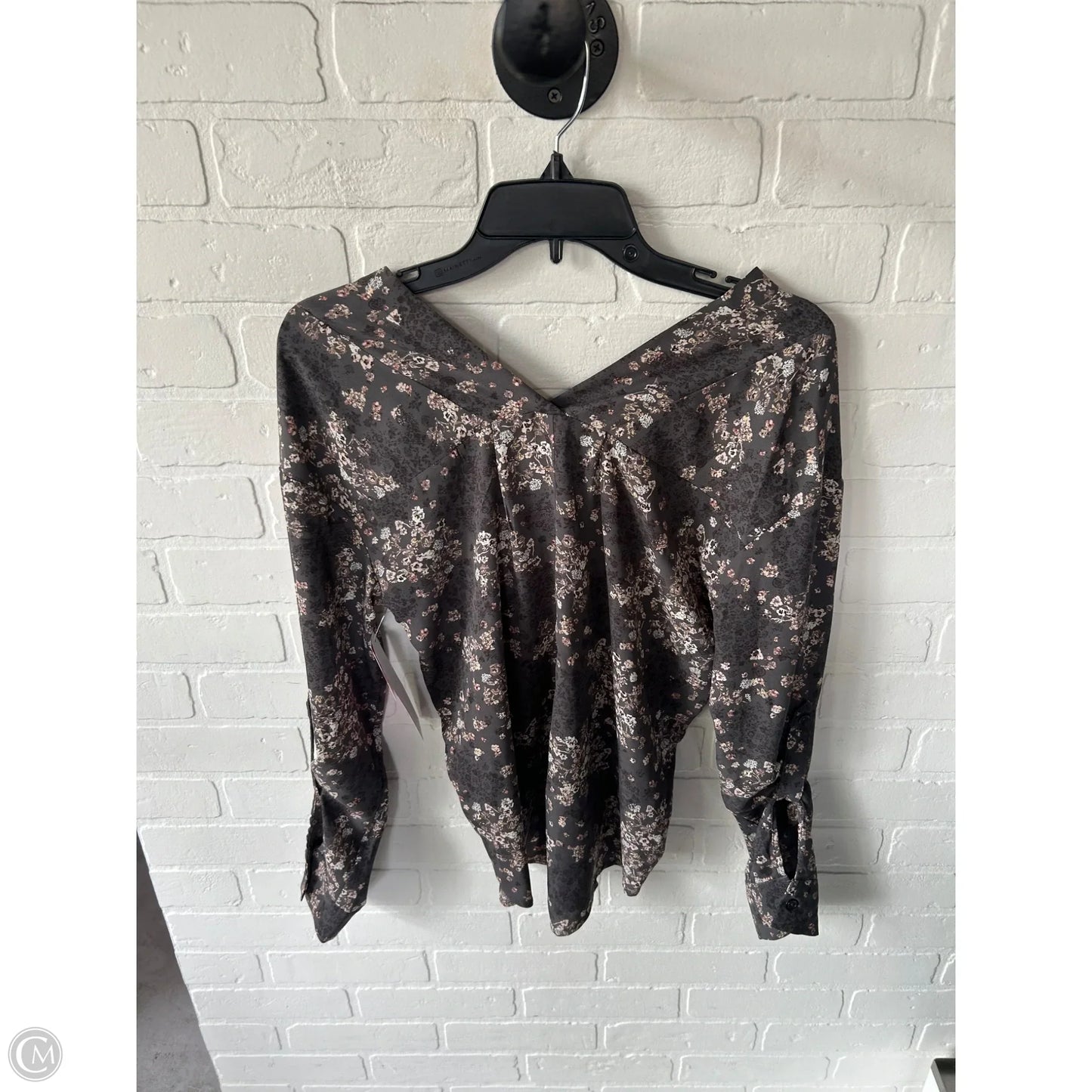 Top Long Sleeve By Maurices In Grey, Size: Xs