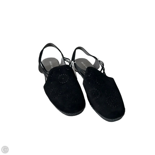 Shoes Flats By Clothes Mentor In Black, Size: 8.5