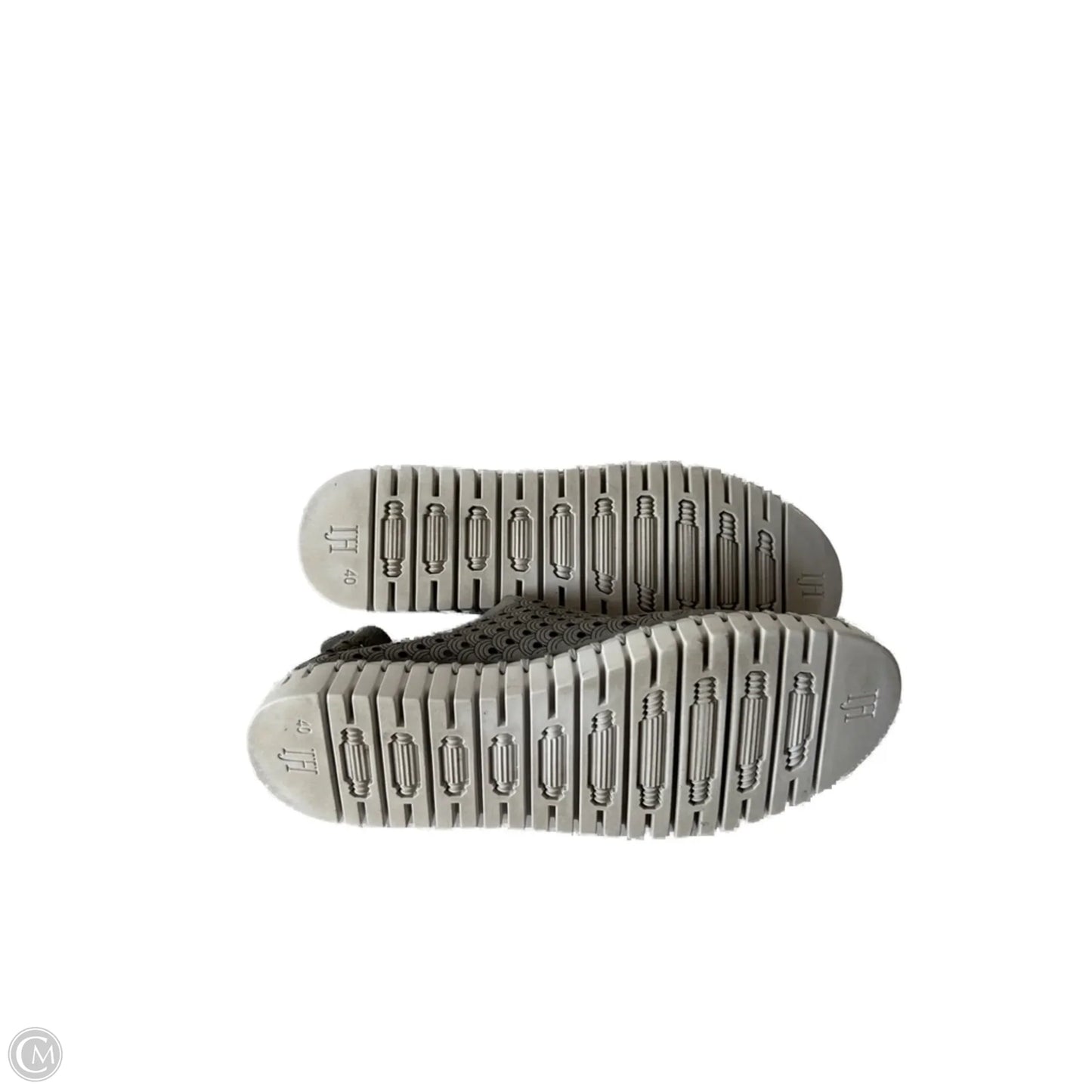 Shoes Sneakers By Clothes Mentor In Grey, Size: 9.5