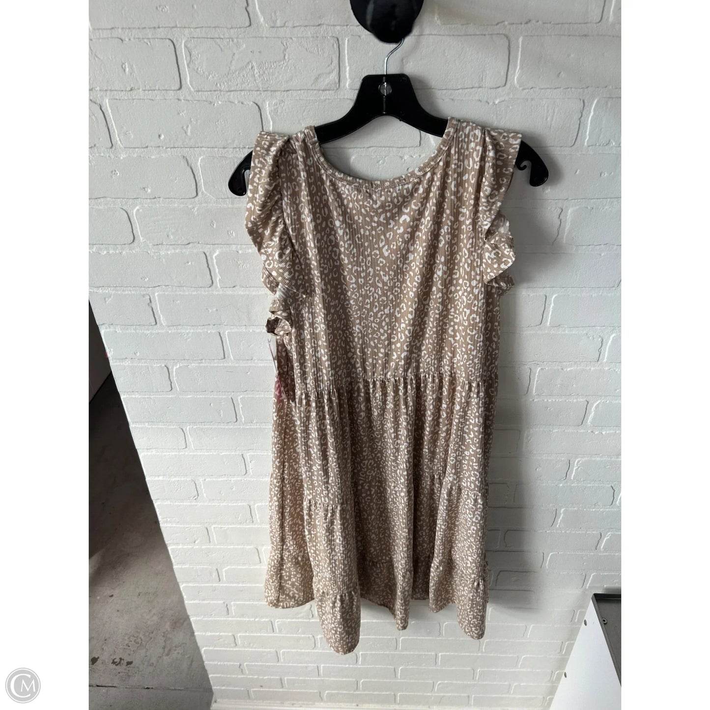 Dress Casual Short By Heimish Usa In Tan & White, Size: 1x