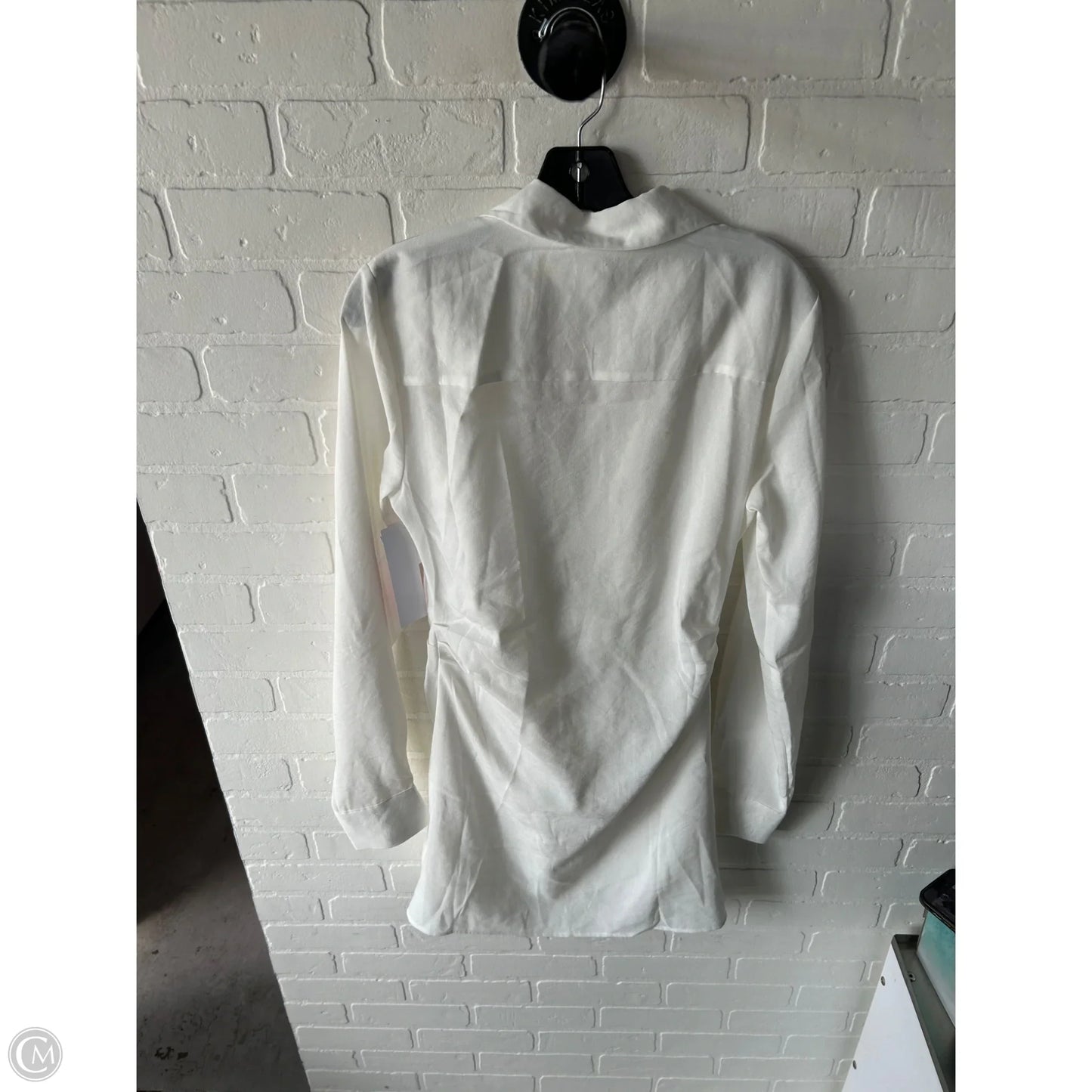 Dress Casual Short By Clothes Mentor In White, Size: Xs