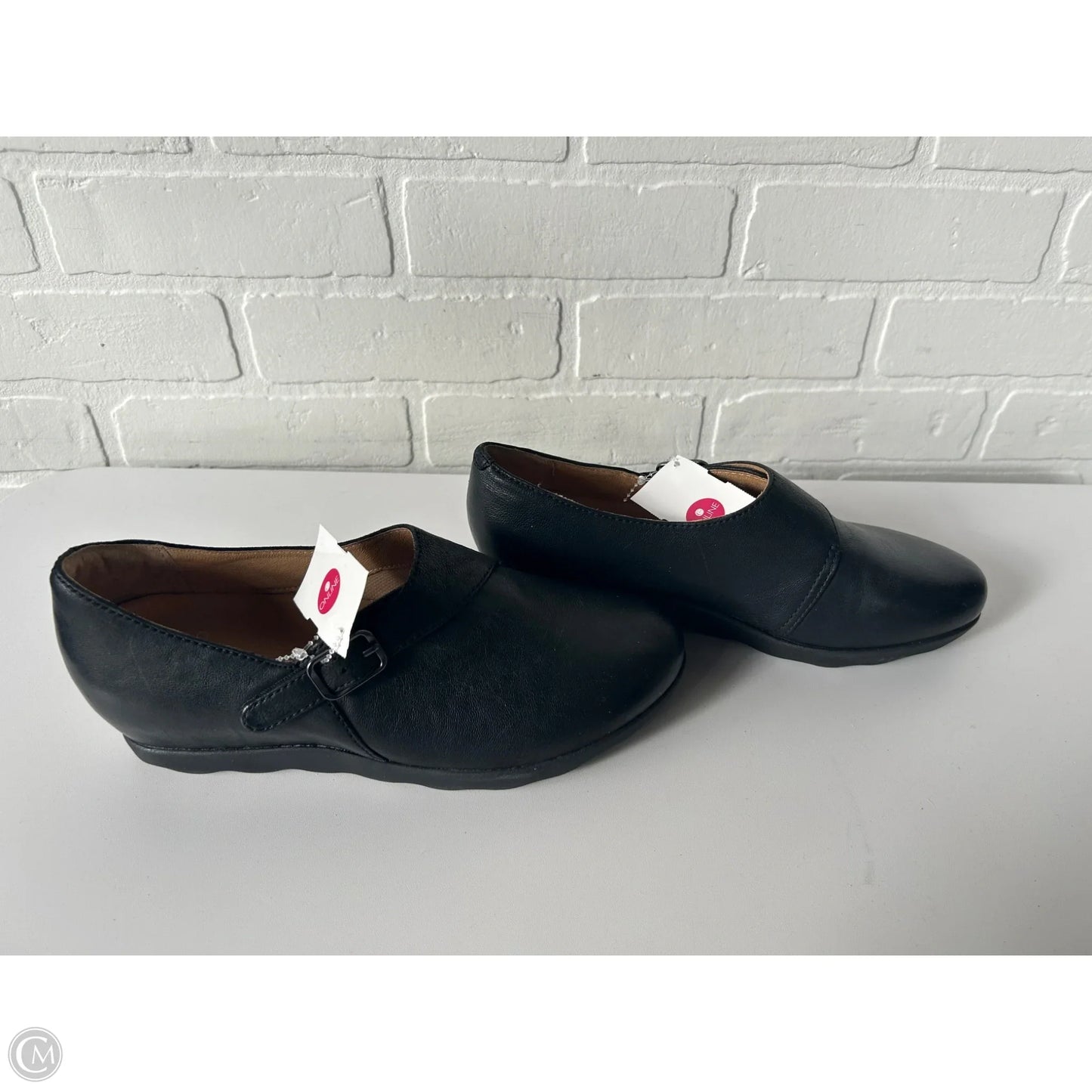 Shoes Flats By Dansko In Black, Size: 7.5