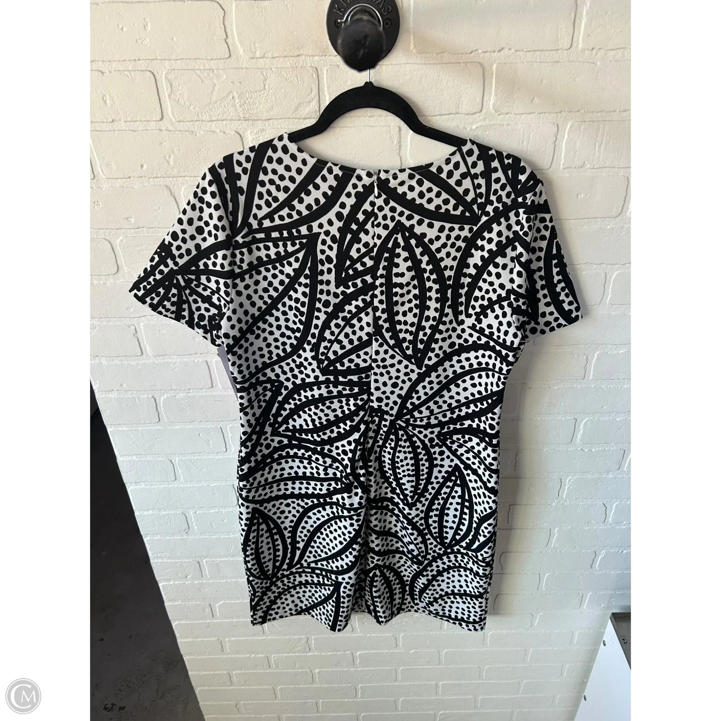 Dress Casual Short By Ann Taylor In Black & White, Size: L