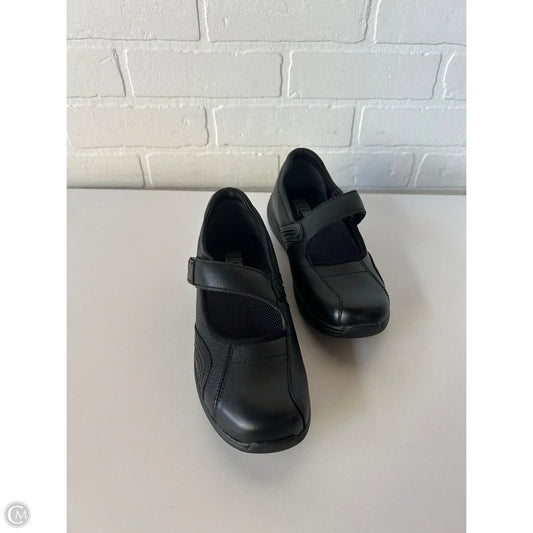 Shoes Flats By Drew In Black, Size: 6