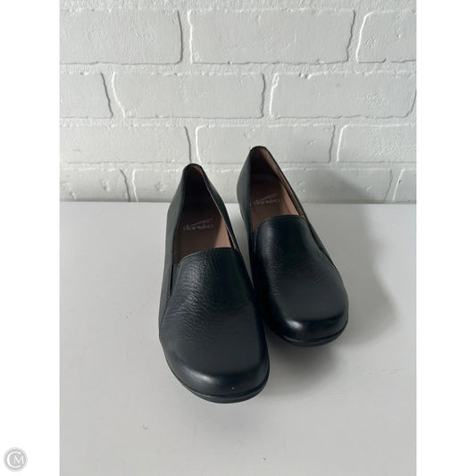 Shoes Flats By Dansko In Black, Size: 7.5