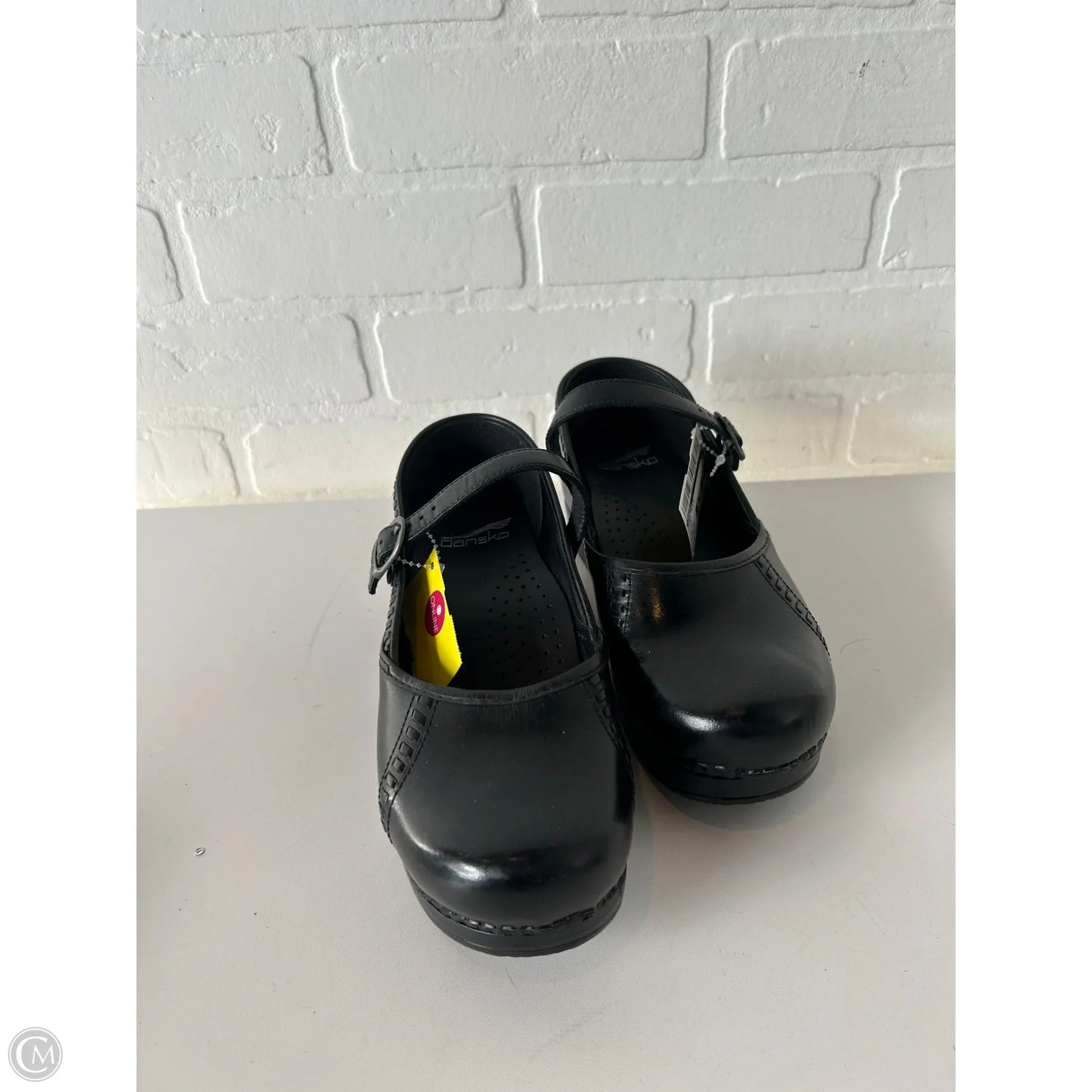 Shoes Flats By Dansko In Black, Size: 6.5