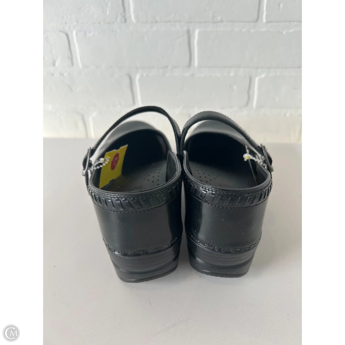 Shoes Flats By Dansko In Black, Size: 6.5