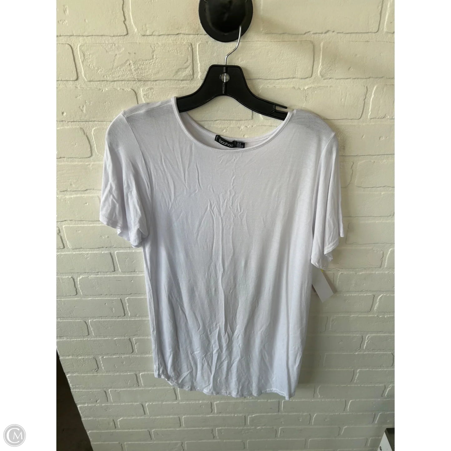 Top Short Sleeve Basic By Boohoo Boutique In White, Size: Xs