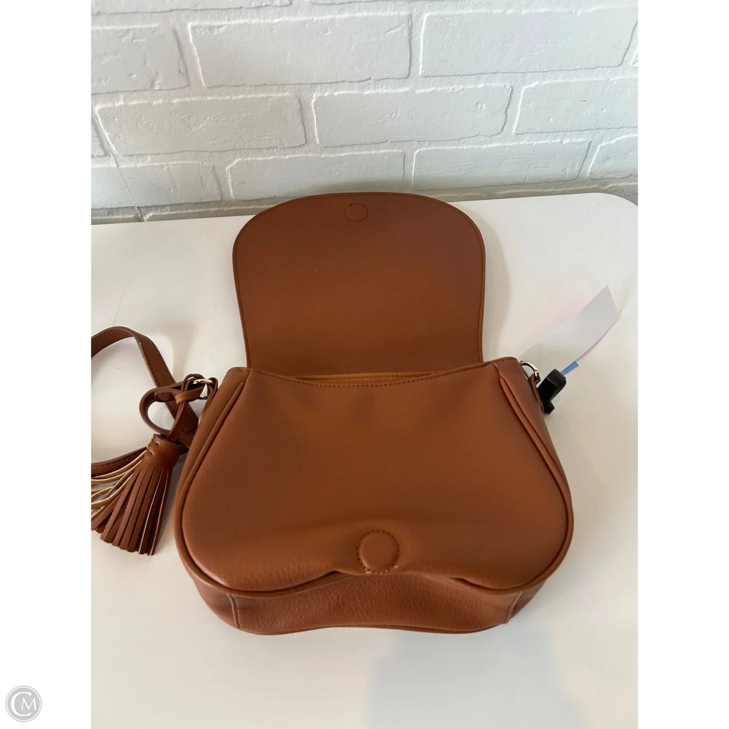 Crossbody By Clothes Mentor, Size: Medium