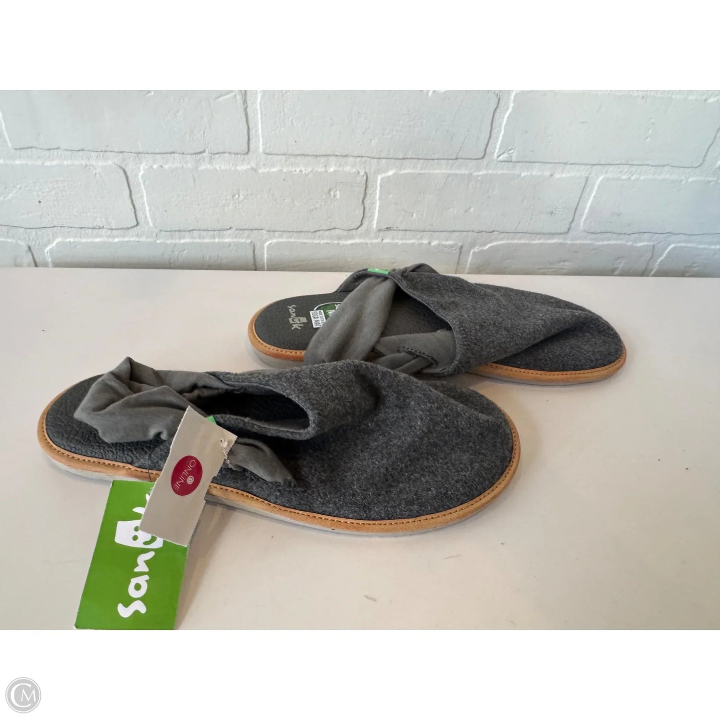 Shoes Flats By Sanuk In Grey, Size: 9