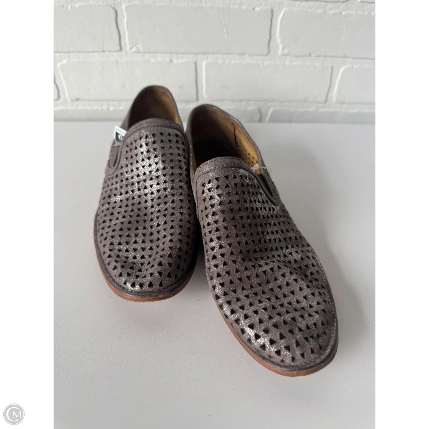 Shoes Flats By Cma In Bronze, Size: 8