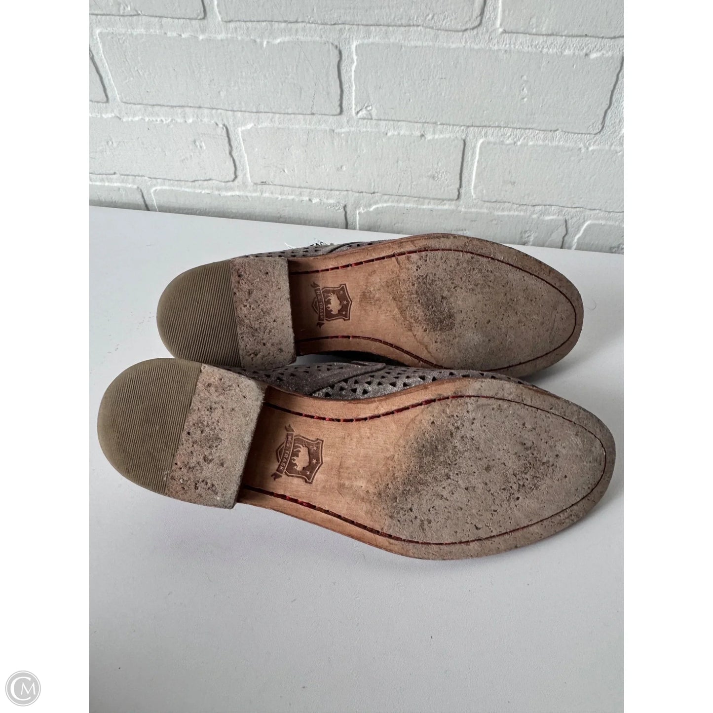 Shoes Flats By Cma In Bronze, Size: 8
