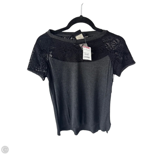 Top Short Sleeve By Bcbgmaxazria In Grey, Size: S