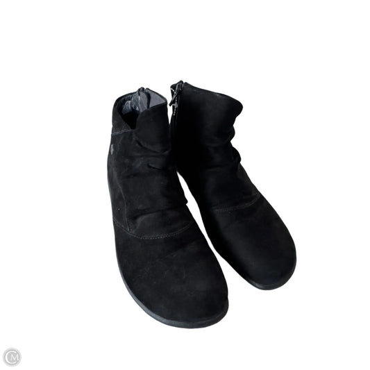 Boots Ankle Flats By Naot In Black, Size: 7