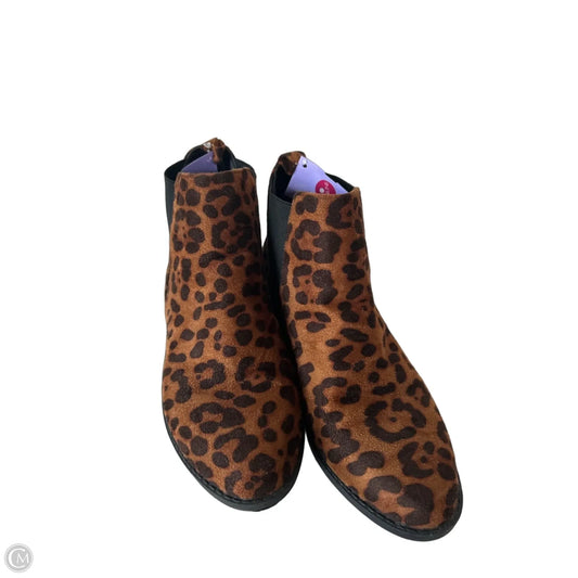 Boots Ankle Flats By Clothes Mentor In Animal Print, Size: 7.5