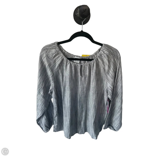 Top Long Sleeve By Clothes Mentor In Grey & White, Size: S