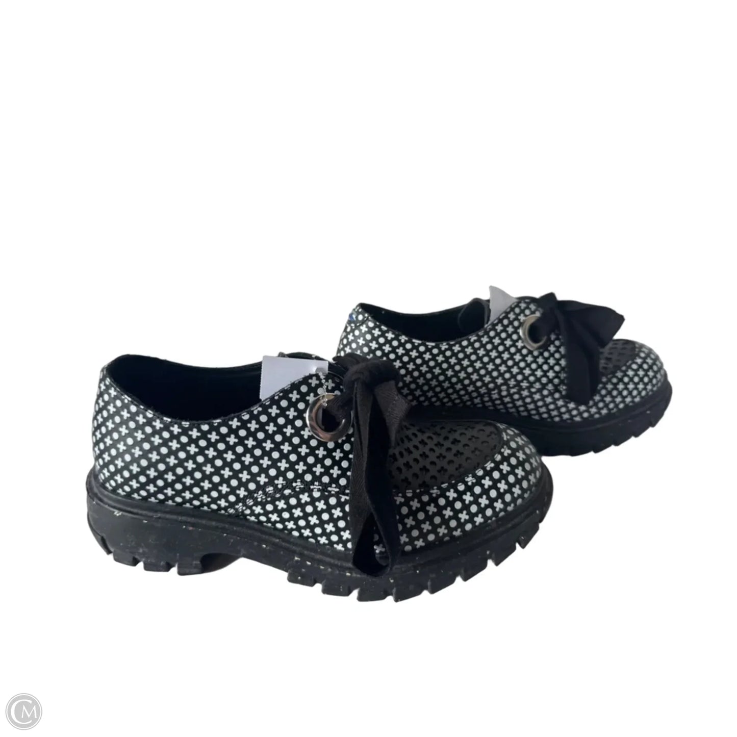 Shoes Flats By Cma In Black & White, Size: 8