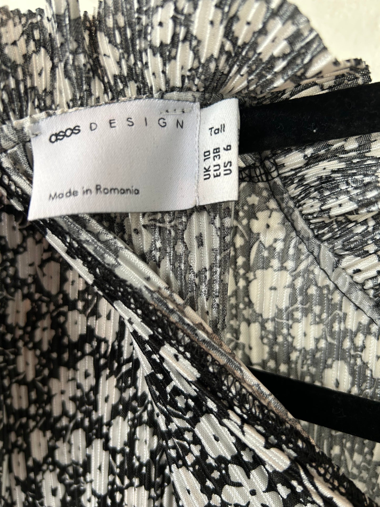 Dress Casual Short By Asos  Size: S