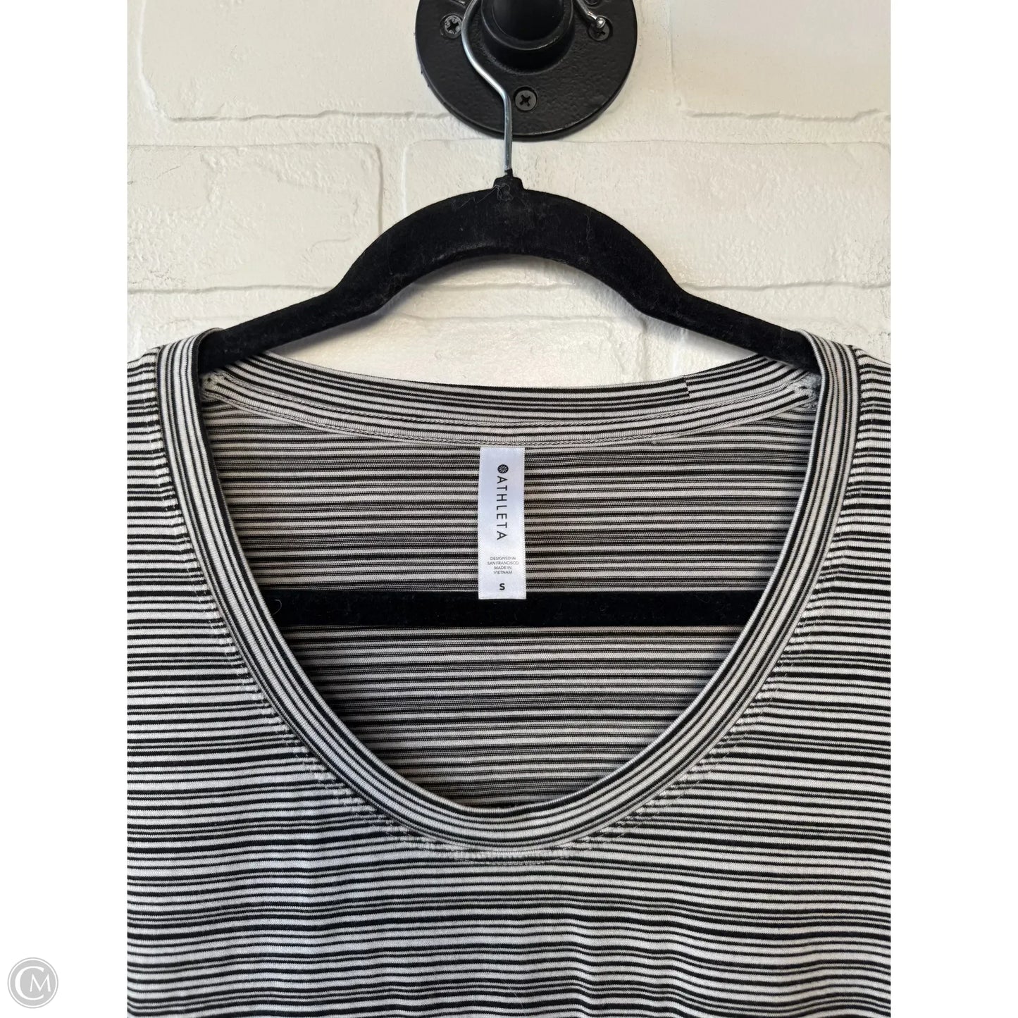 Athletic Top Long Sleeve Crewneck By Athleta In Black & Cream, Size: S