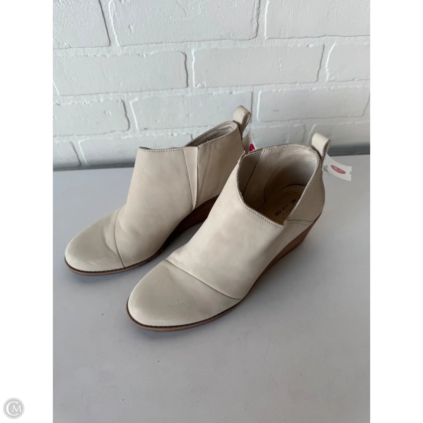 Shoes Heels Wedge By Toms In Cream, Size: 8.5
