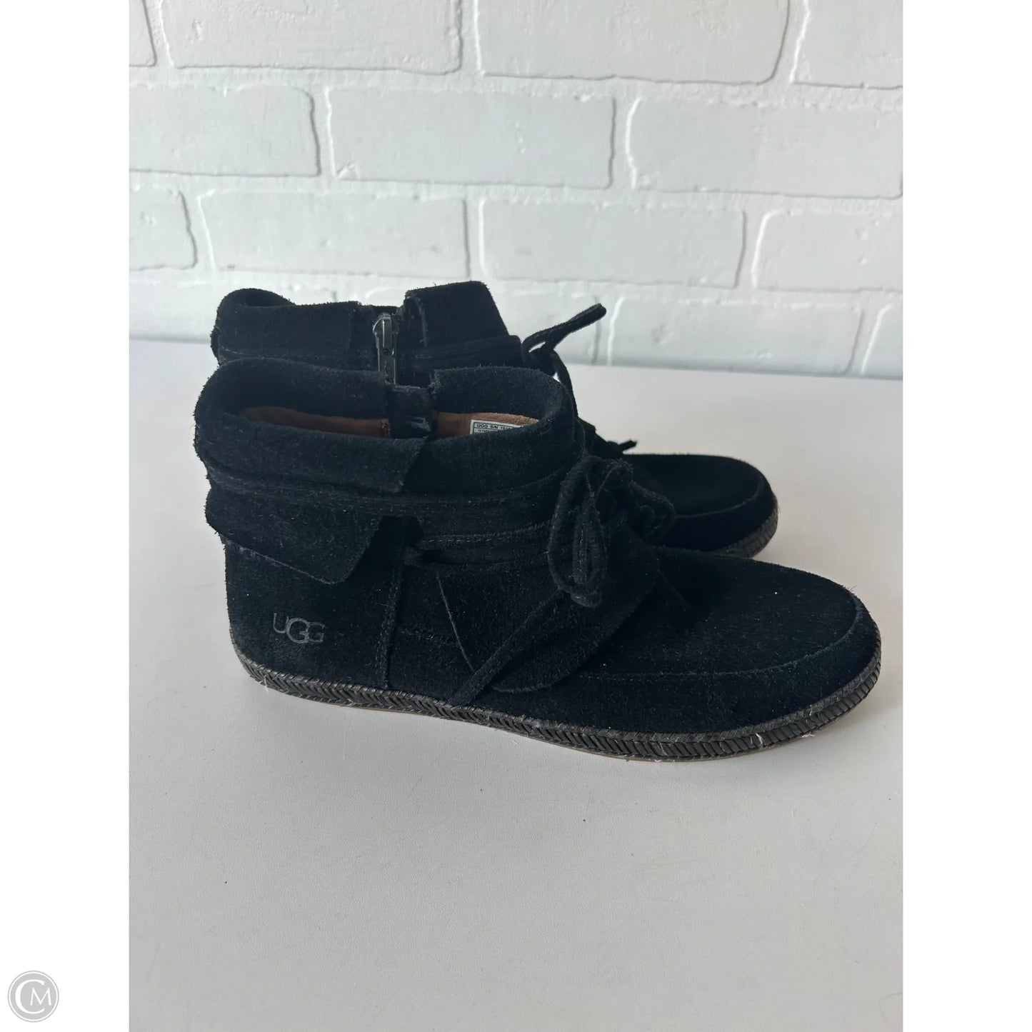 Boots Designer By Ugg In Black, Size: 8