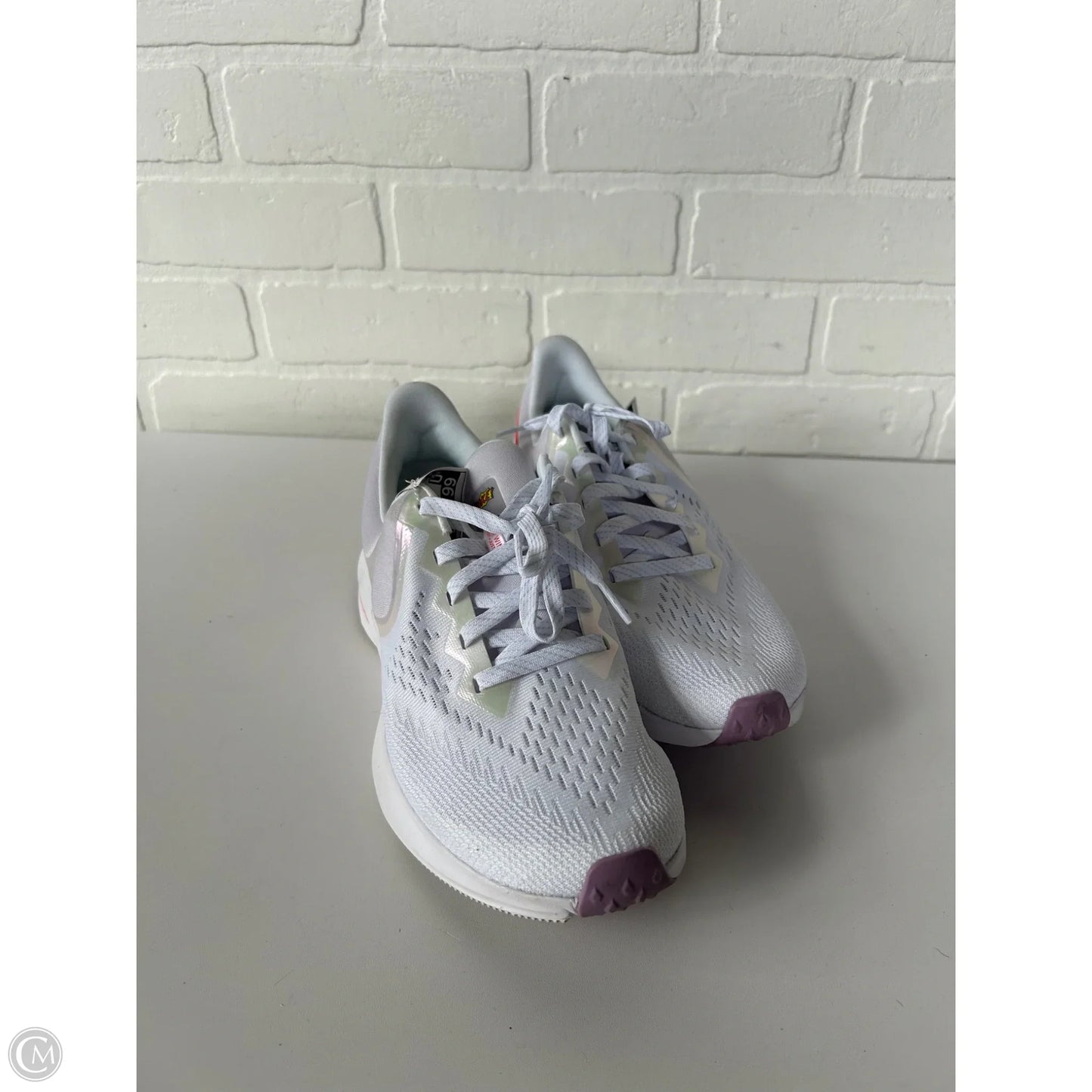 Shoes Athletic By Nike In White, Size: 8