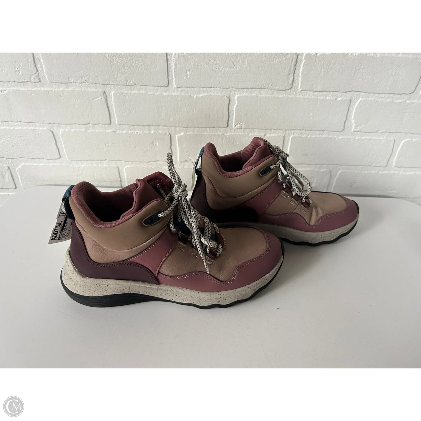 Shoes Sneakers By Clarks In Pink & Tan, Size: 8.5