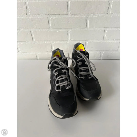 Shoes Sneakers By Clarks In Black, Size: 8.5