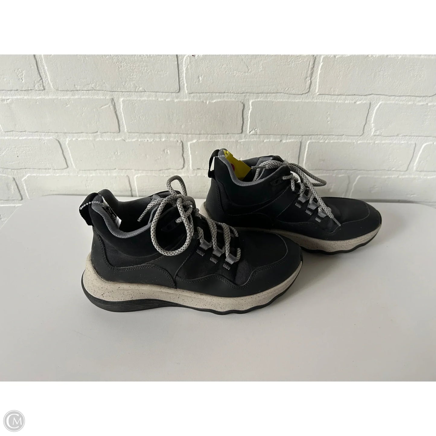 Shoes Sneakers By Clarks In Black, Size: 8.5