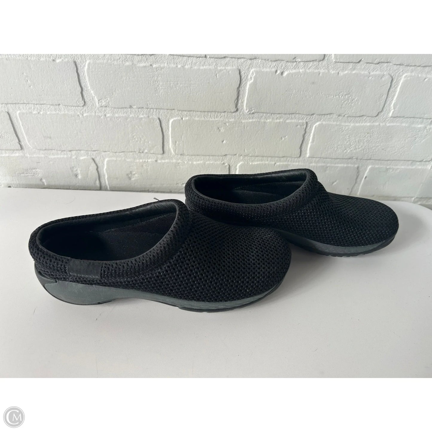 Shoes Flats By Merrell In Black, Size: 7.5