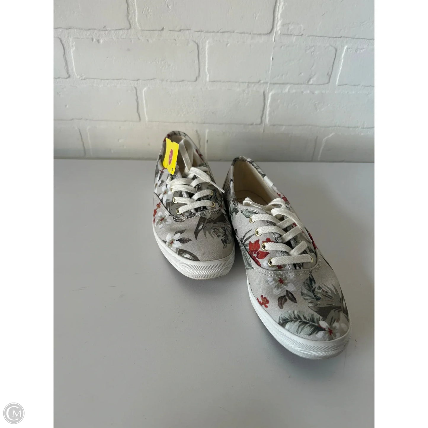 Shoes Sneakers By Keds In Cream & Green, Size: 6