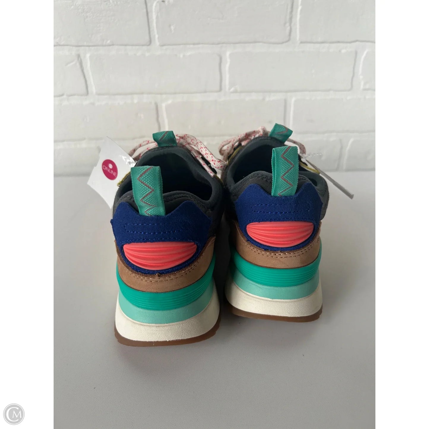 Shoes Athletic By Merrell In Grey & White, Size: 8.5