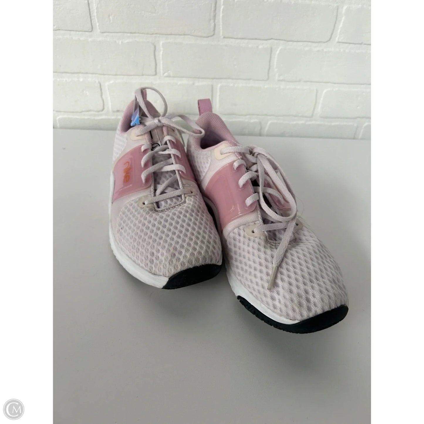 Shoes Sneakers By Nike In Pink & White, Size: 10