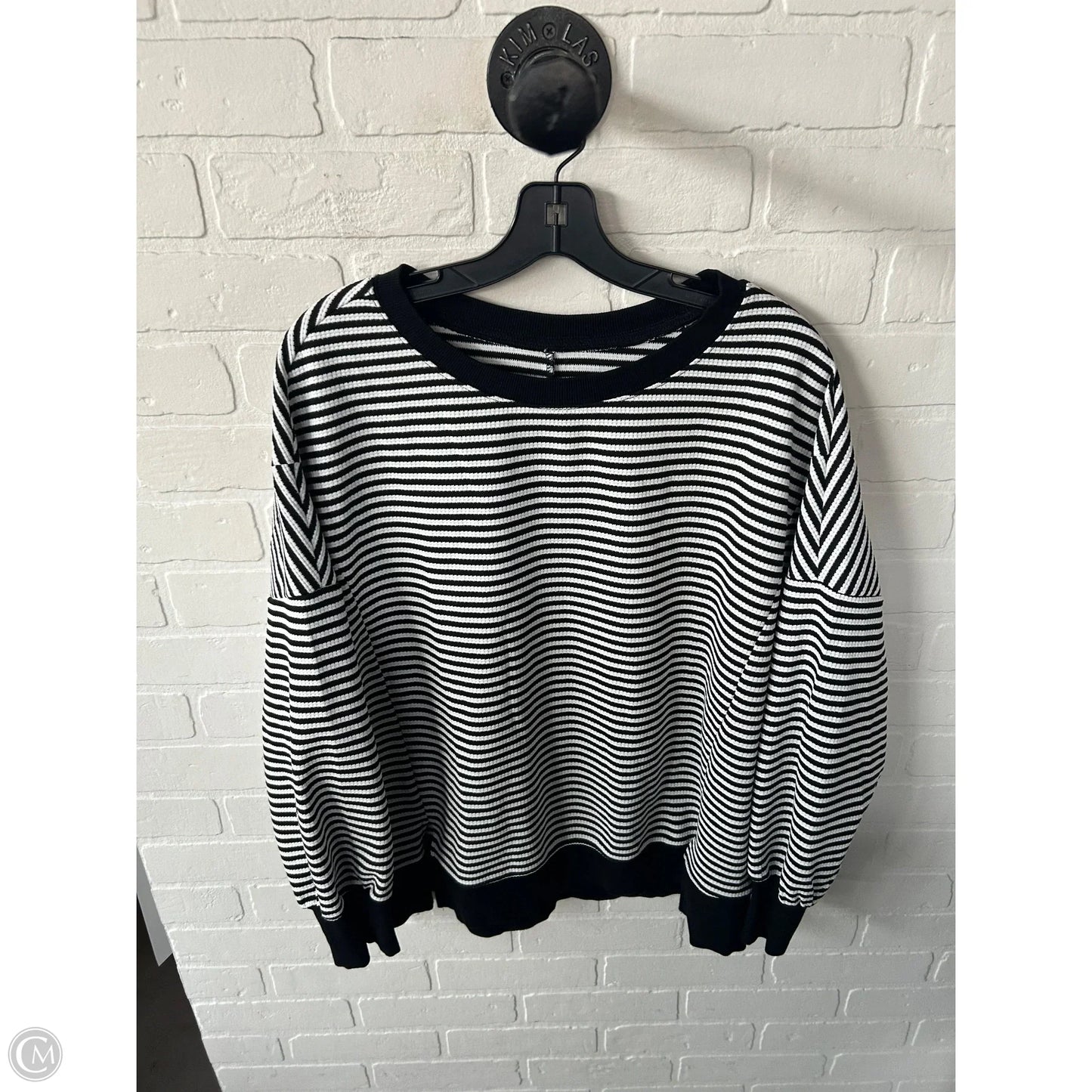 Top Long Sleeve By Clothes Mentor In Black & White, Size: L