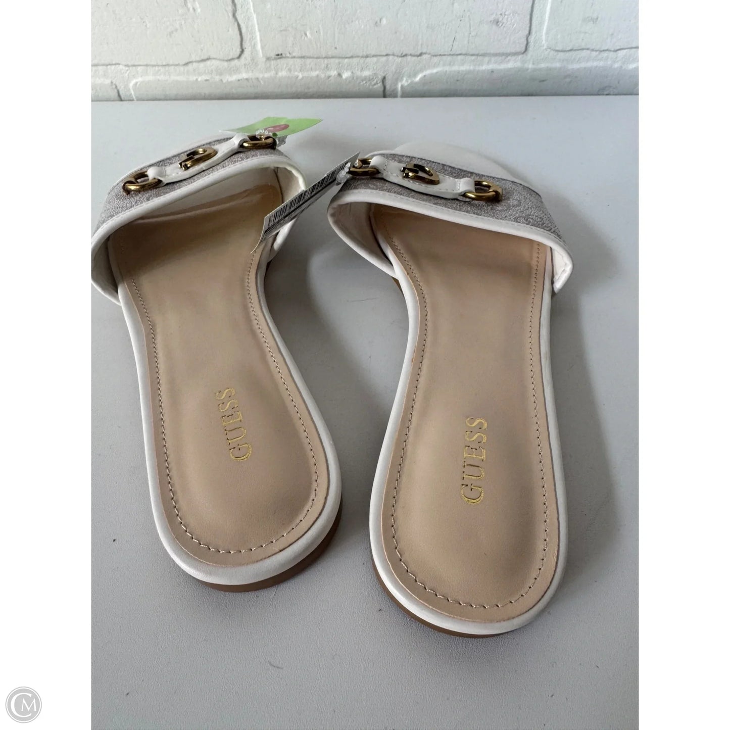 Sandals Flats By Guess In Tan & White, Size: 9