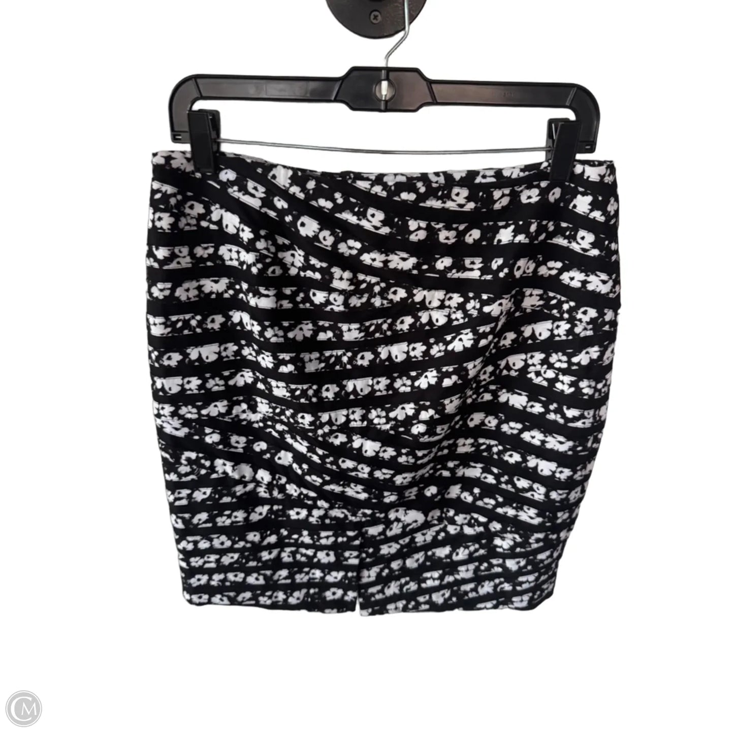 Skirt Mini & Short By White House Black Market In Black & White, Size: 6