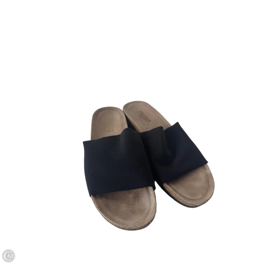 Sandals Flats By Munro In Black, Size: 8.5
