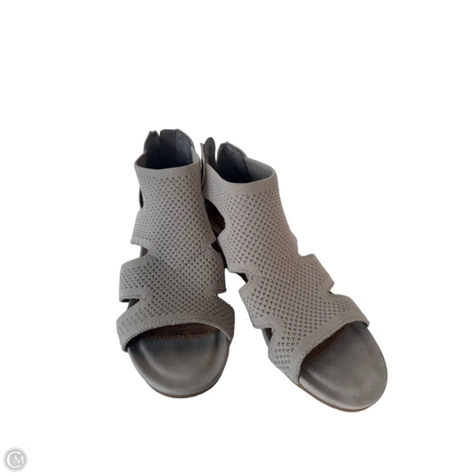 Shoes Heels Wedge By Clothes Mentor In Tan, Size: 6.5