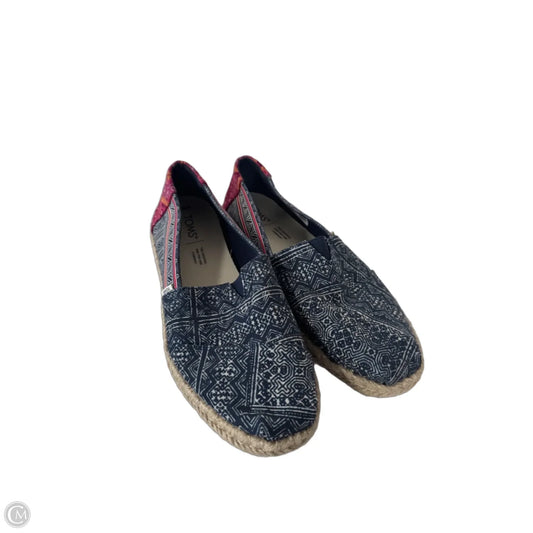 Shoes Flats By Toms In Blue & Pink, Size: 8.5