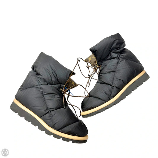 Boots Luxury Designer By Louis Vuitton In Brown, Size: 8.5