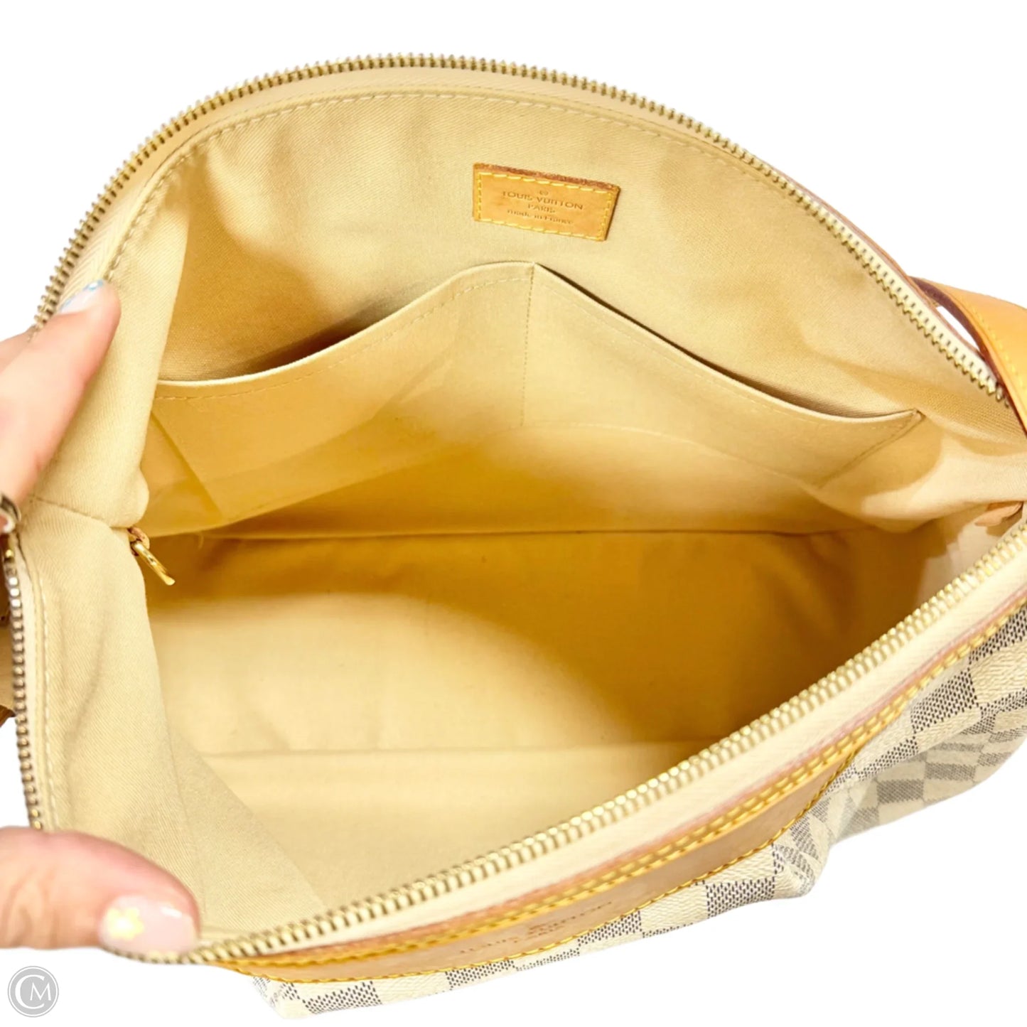 Crossbody Luxury Designer By Louis Vuitton, Size: Medium