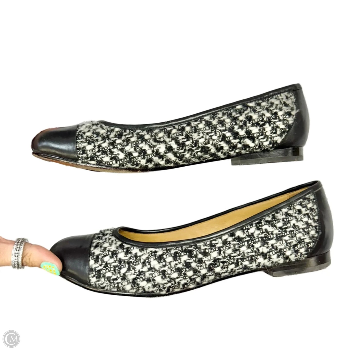 Shoes Flats By Brooks Brothers In Black & White, Size: 7.5