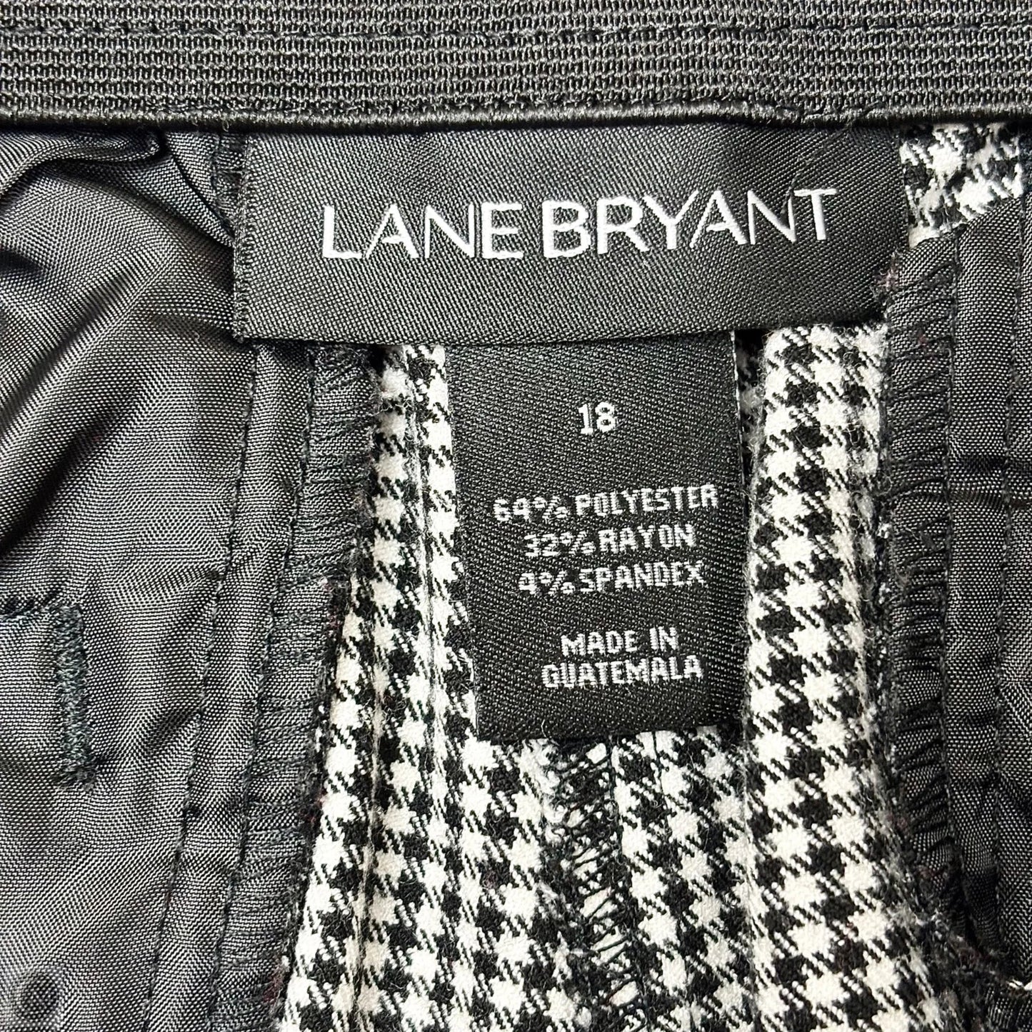 Pants Cropped By Lane Bryant In Black & White, Size: 18