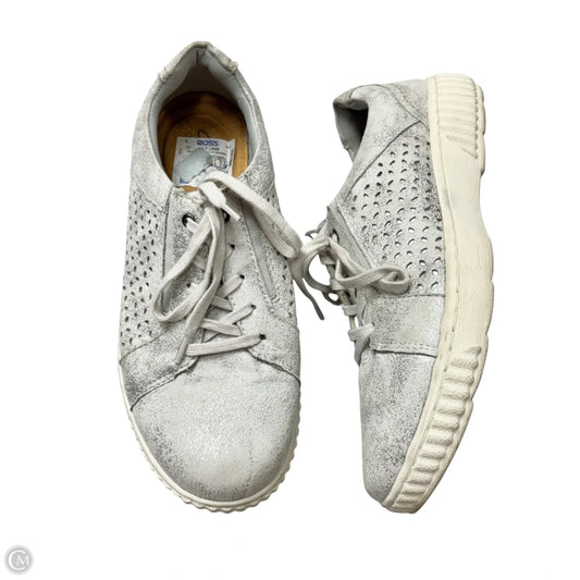 Shoes Sneakers By Clarks In Silver, Size: 9
