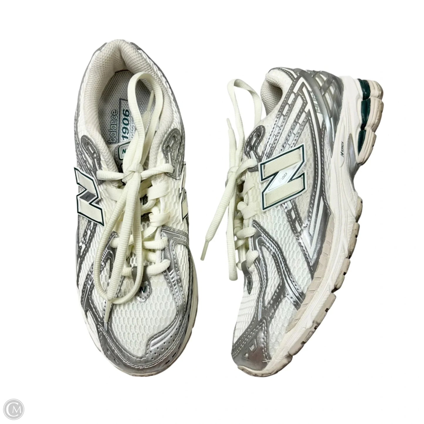 Shoes Sneakers By New Balance In Grey & White, Size: 7.5