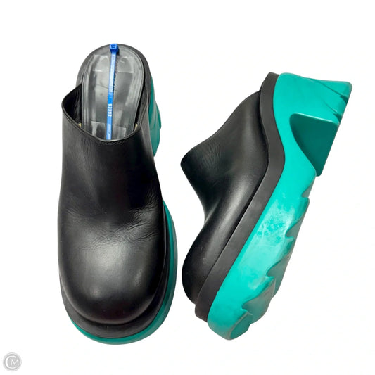 Shoes Luxury Designer By Bottega Veneta In Black & Green, Size: 10