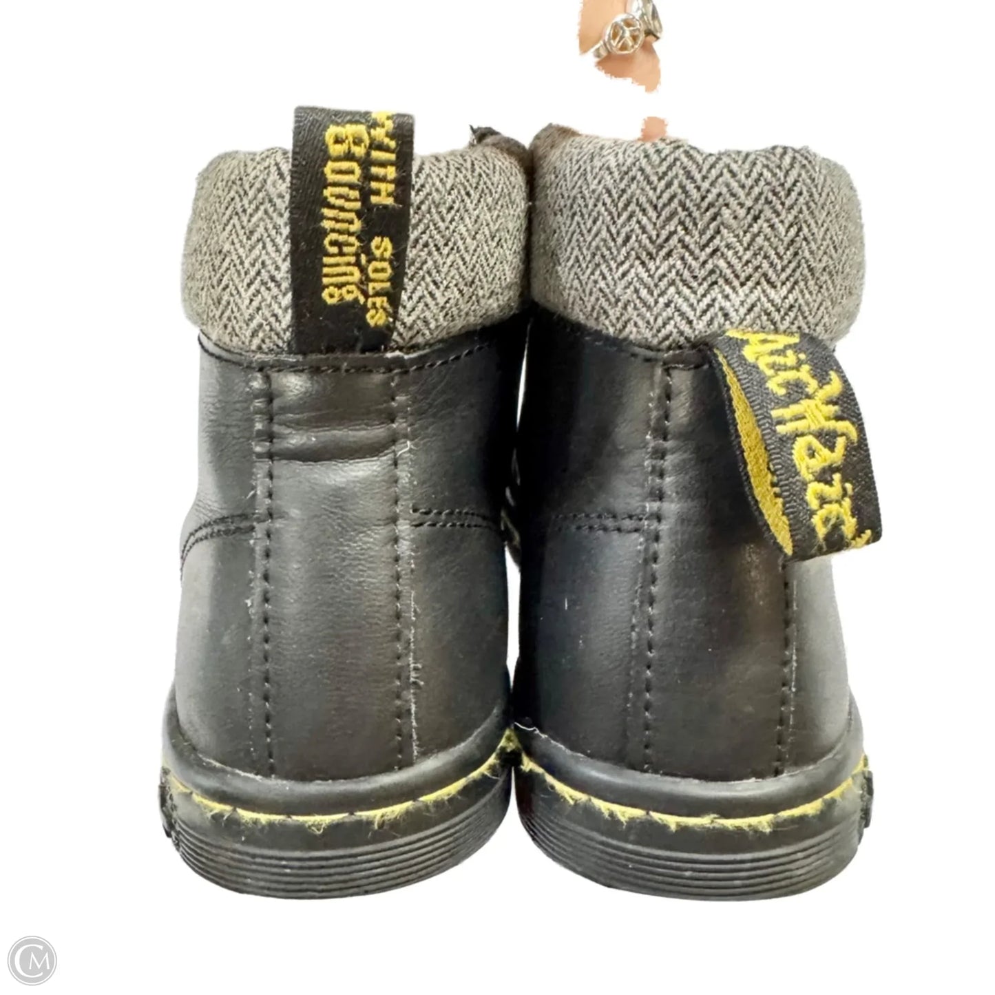 Shoes Sneakers By Dr Martens In Black, Size: 6