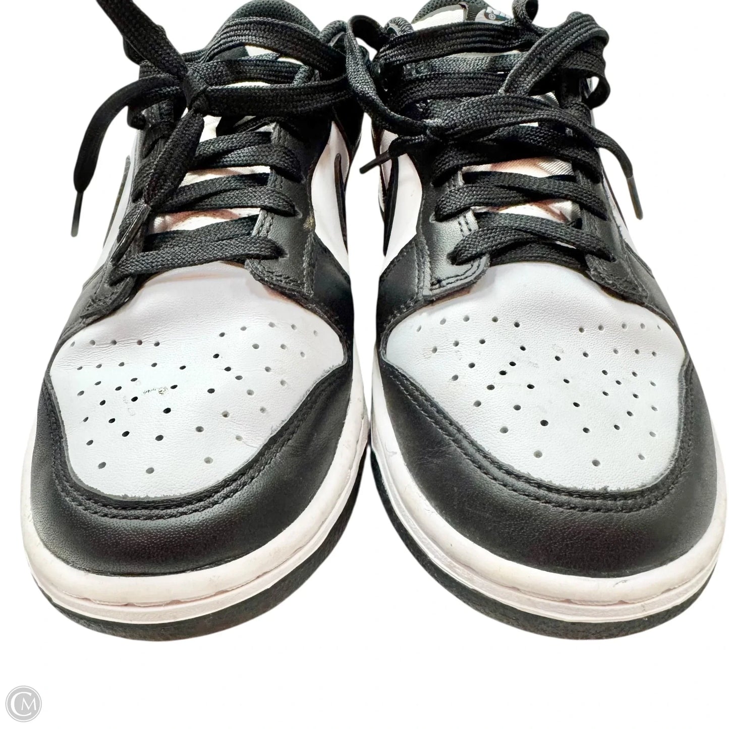 Shoes Sneakers By Nike In Black & White, Size: 9